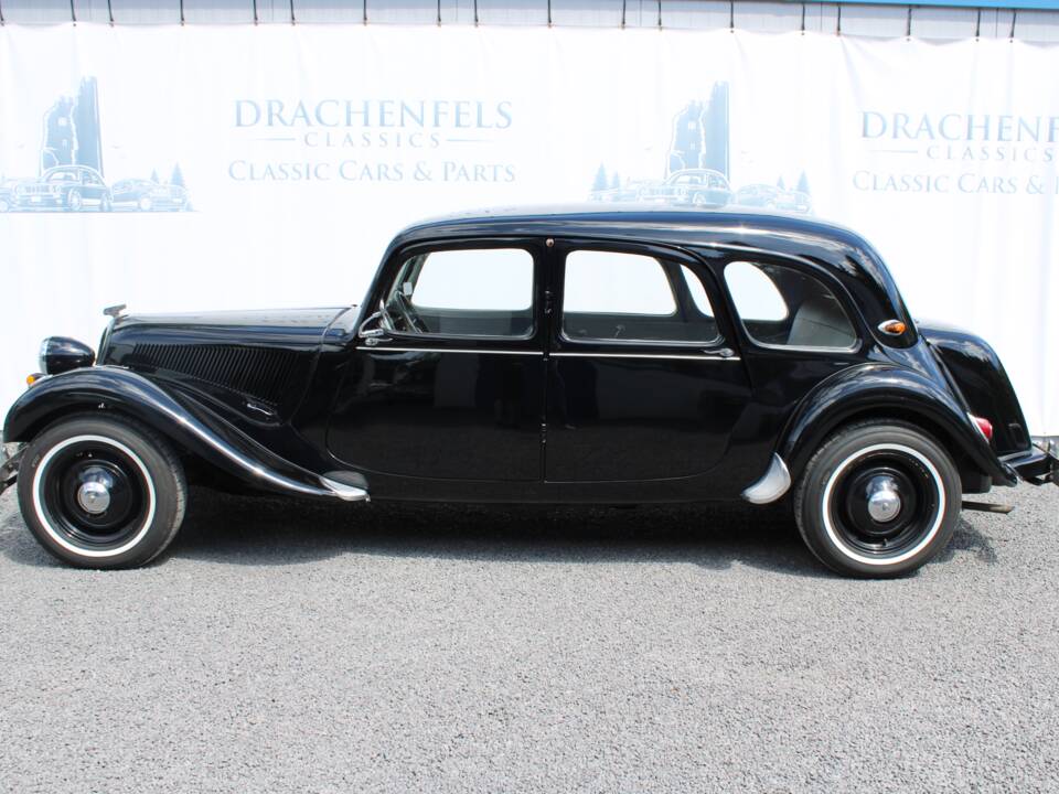 Image 2/50 of Citroën Traction Avant 11 Familiale (1955)