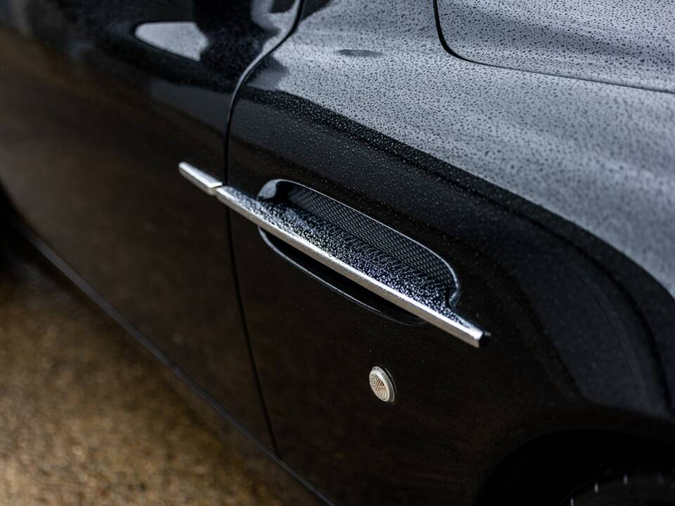 Afbeelding 49/50 van Aston Martin V12 Vanquish S (2007)