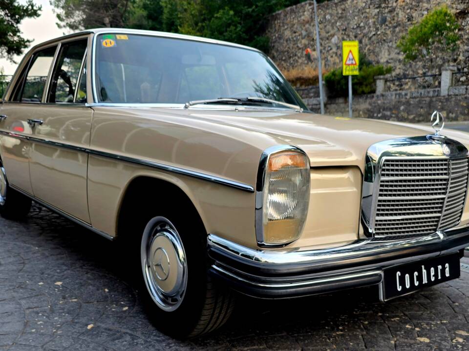 Image 2/21 de Mercedes-Benz 250 (1969)