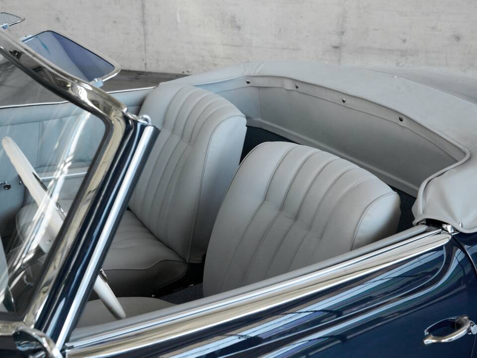 Image 10/50 de Mercedes-Benz 190 SL (1957)