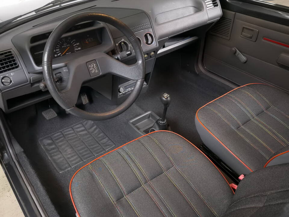Imagen 17/28 de Peugeot 205 GTi 1.9 (1991)