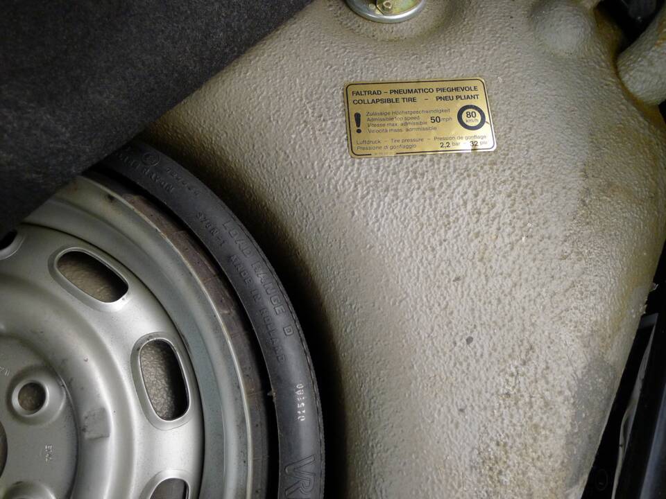 Bild 9/33 von Porsche 911 Carrera 3.2 (1985)