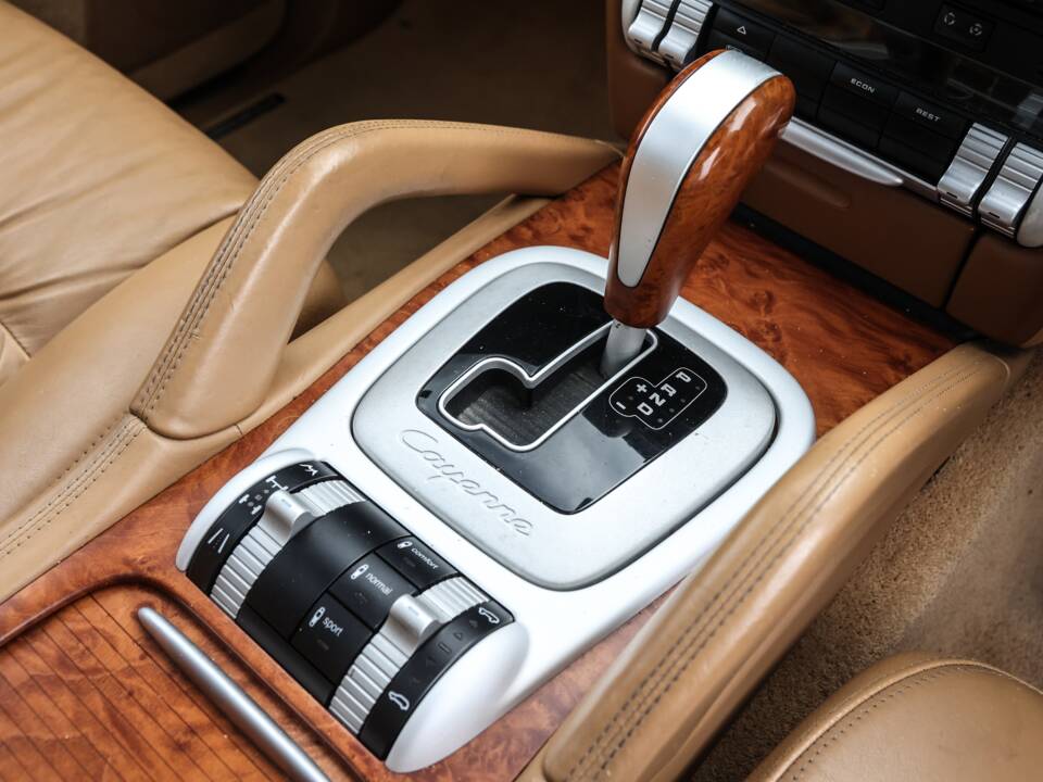 Bild 22/40 von Porsche Cayenne Turbo S (2006)