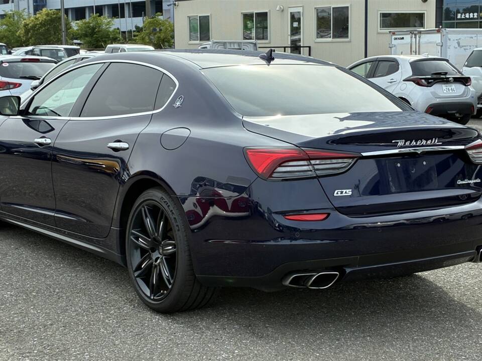 Image 6/53 of Maserati Quattroporte GTS (2013)