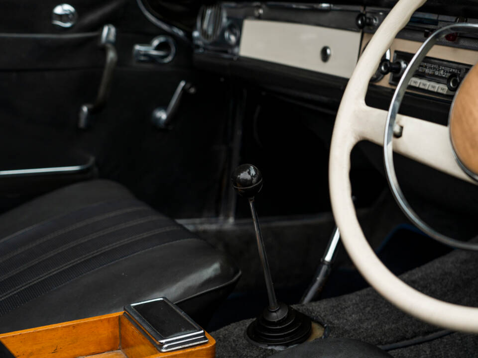 Image 26/52 of Mercedes-Benz 230 SL (1964)