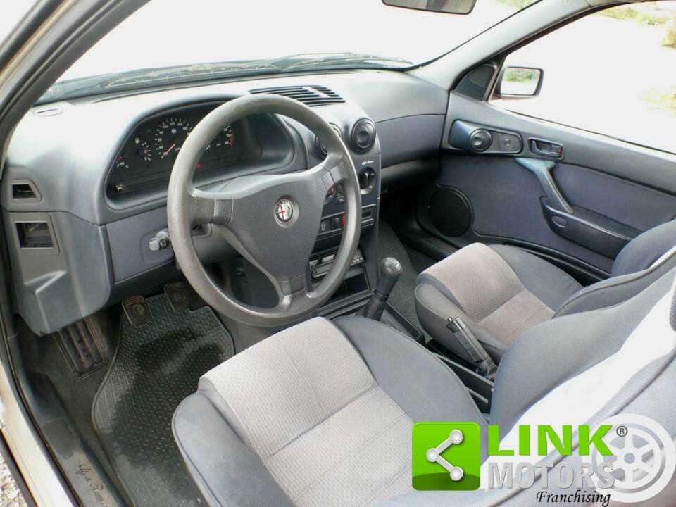 Image 10/10 de Alfa Romeo 146 - 1.6 T Spark (1997)