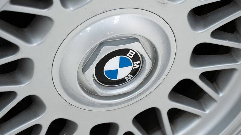 Image 12/15 of BMW 850i (1991)