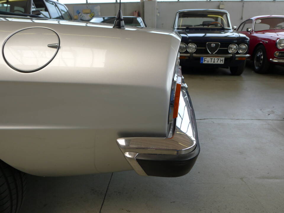 Bild 23/32 von Alfa Romeo 2000 Spider Veloce (1981)