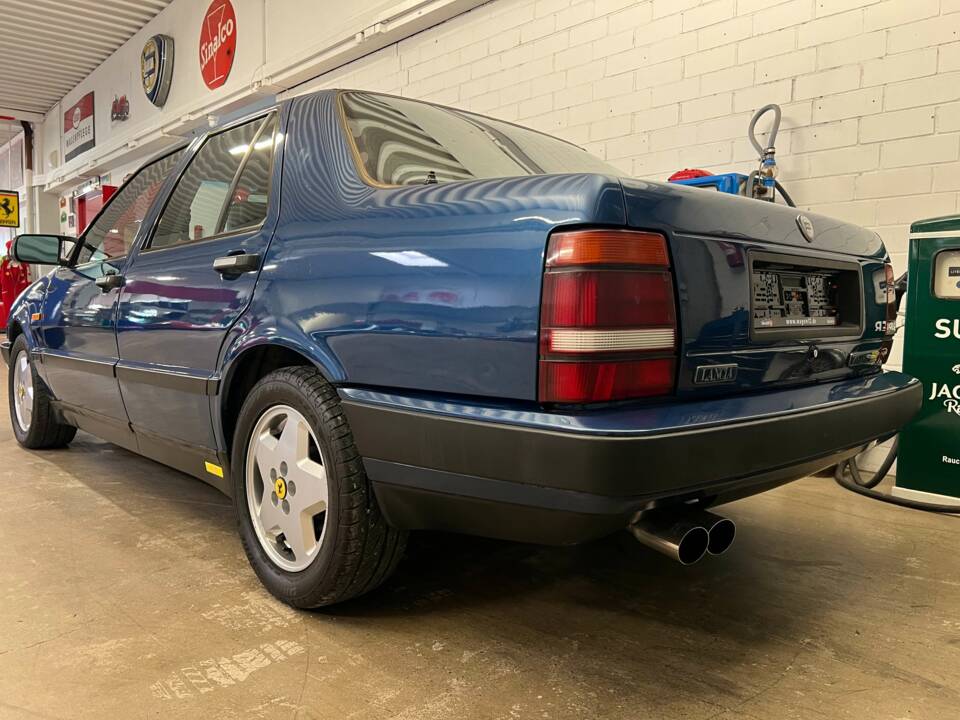 Image 12/16 of Lancia Thema 8.32 (1988)