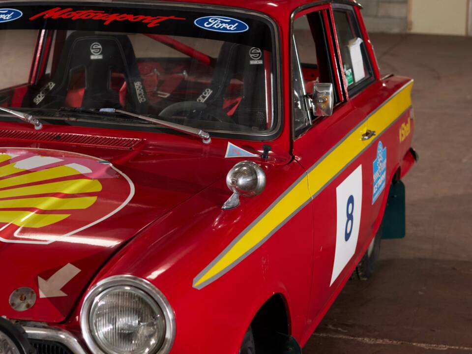 Bild 42/46 von Ford Cortina GT (1966)