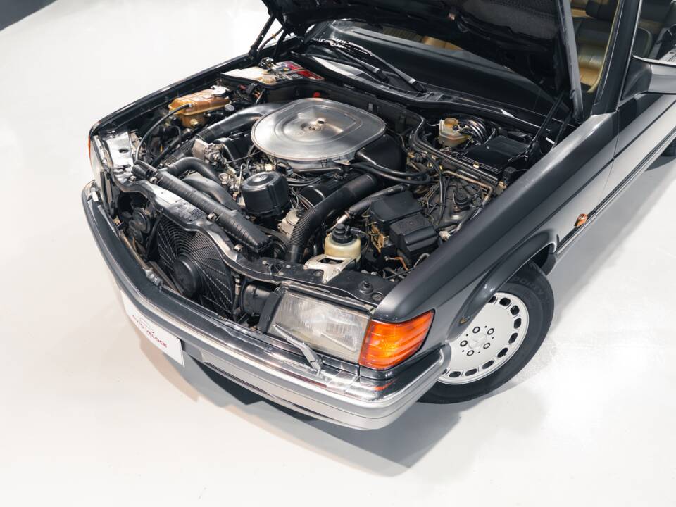 Bild 17/37 von Mercedes-Benz 560 SEC (1990)