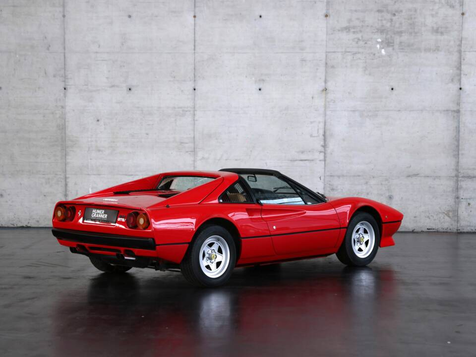 Image 24/50 of Ferrari 308 GTSi (1982)