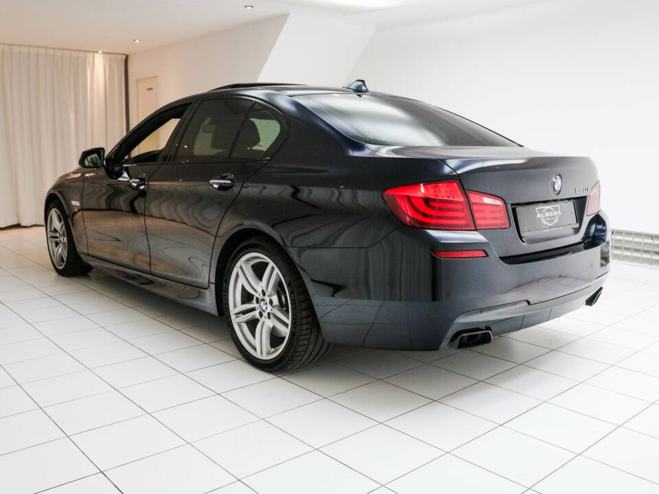 Image 3/24 of BMW 550i (2012)