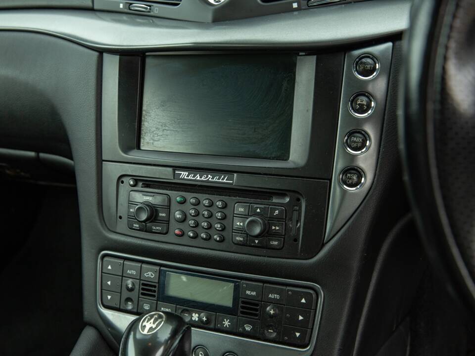 Imagen 10/22 de Maserati GranTurismo 4.2 (2008)