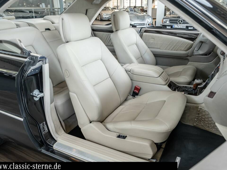 Image 14/15 of Mercedes-Benz CL 500 (1999)