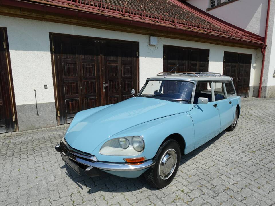 Image 1/47 of Citroën DS 23 Break (1972)