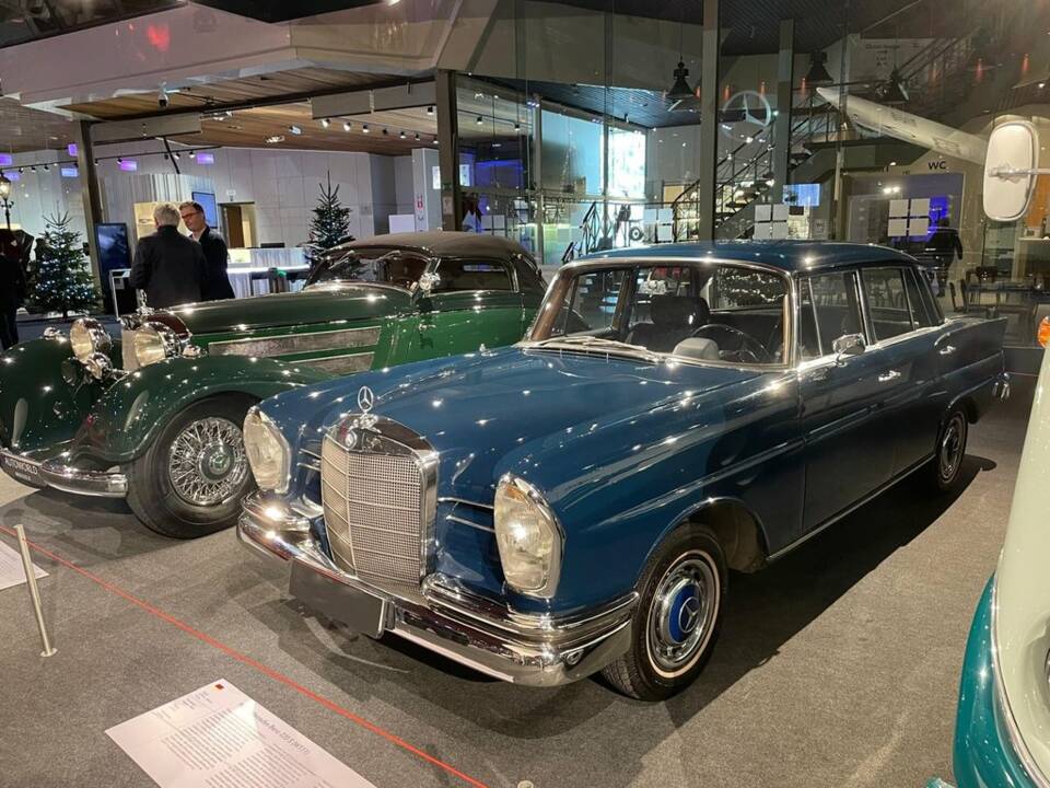 Bild 5/8 von Mercedes-Benz 220 S b (1961)