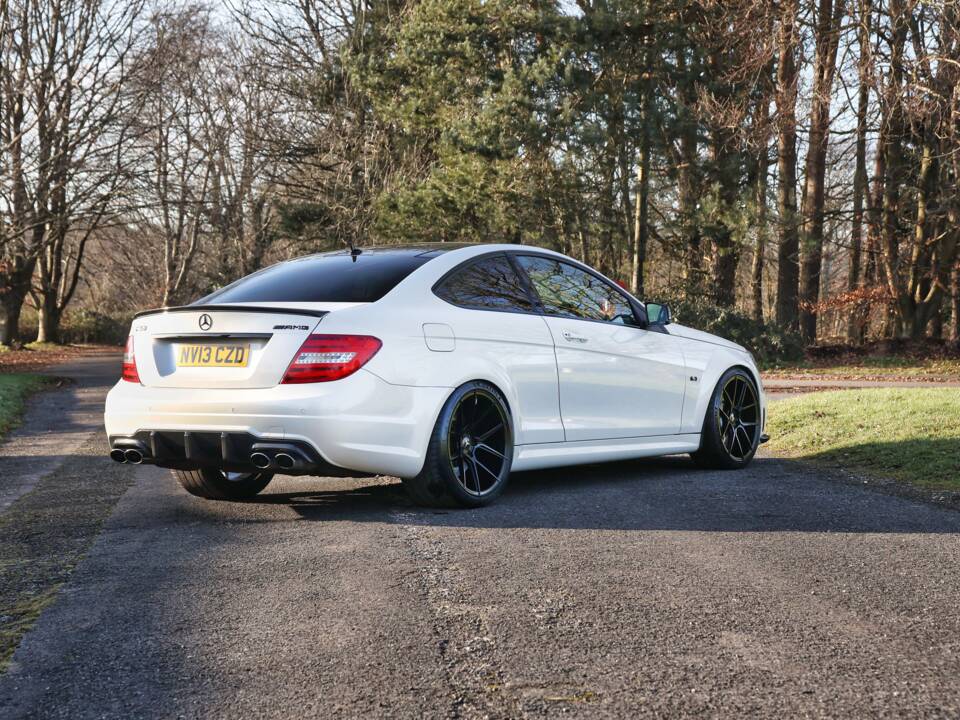 Imagen 28/40 de Mercedes-Benz C 63 AMG (2013)