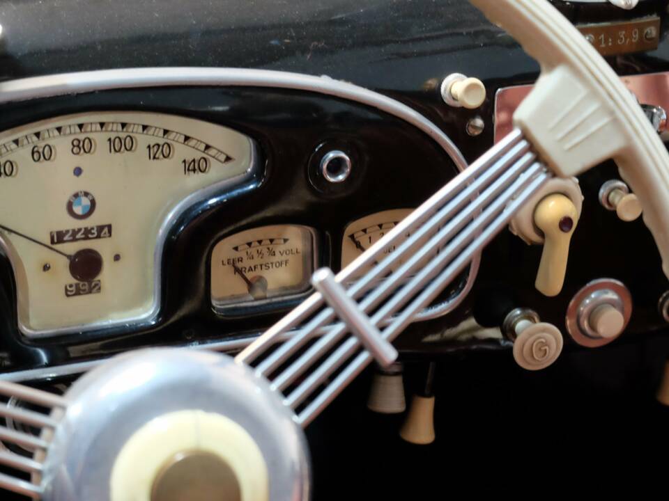 Image 27/33 de BMW 327 (1940)