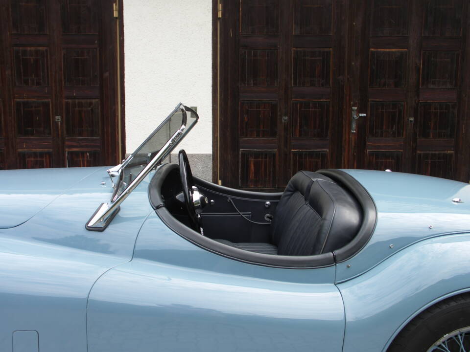 Immagine 45/54 di Jaguar XK 120 SE OTS (1953)