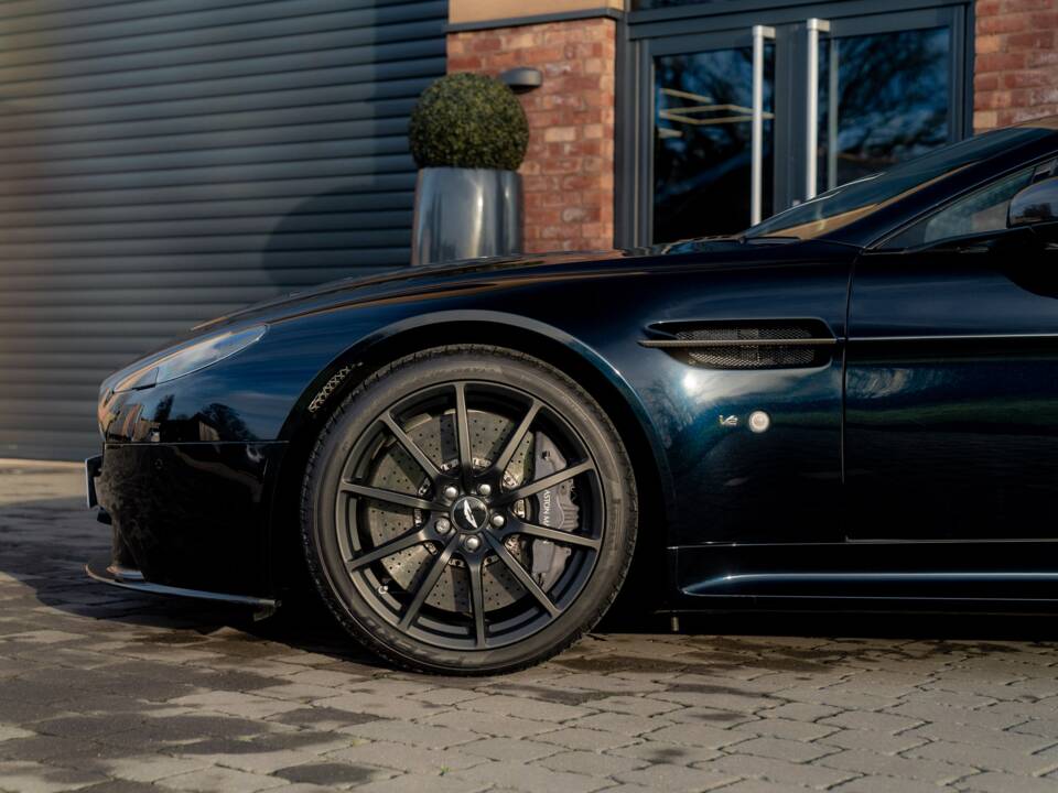 Bild 23/77 von Aston Martin V12 Vantage AMR (2018)