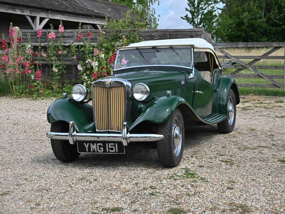 Image 34/50 of MG TD (1953)