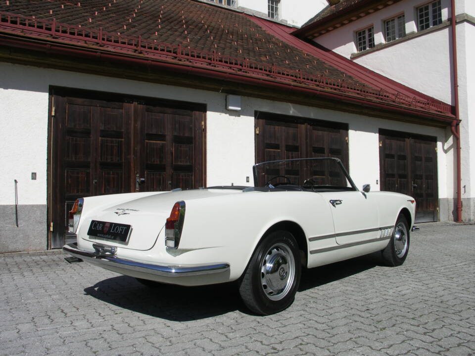 Image 13/40 of Alfa Romeo 2000 Spider (1959)