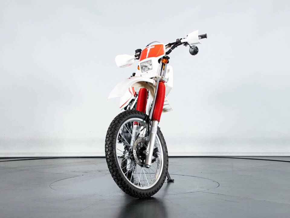 Image 6/50 de Yamaha DUMMY (1986)