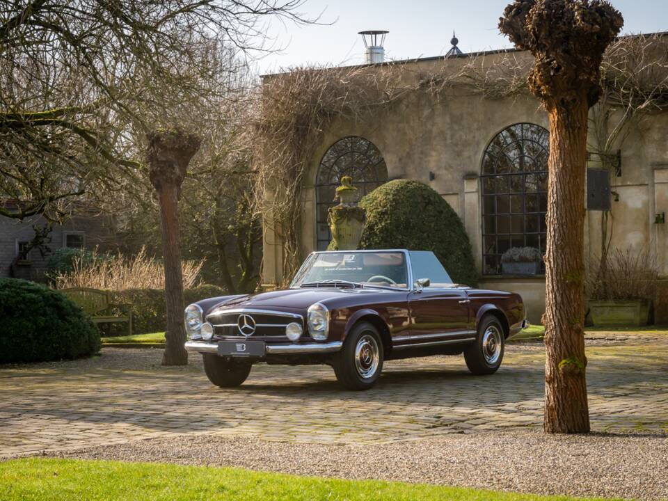 Image 21/35 de Mercedes-Benz 230 SL (1963)