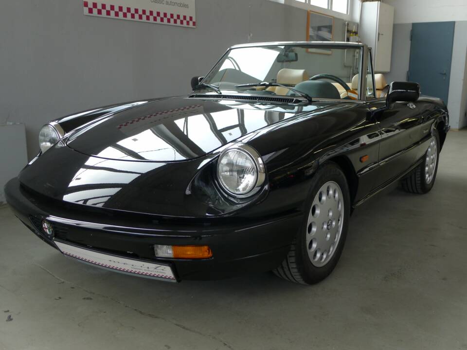 Bild 29/30 von Alfa Romeo 2.0 Spider (1993)