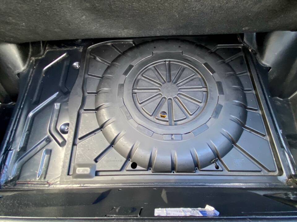 Image 26/27 of Mercedes-Benz 190 E 1.8 Avantgarde &quot;Rosso&quot; (1993)