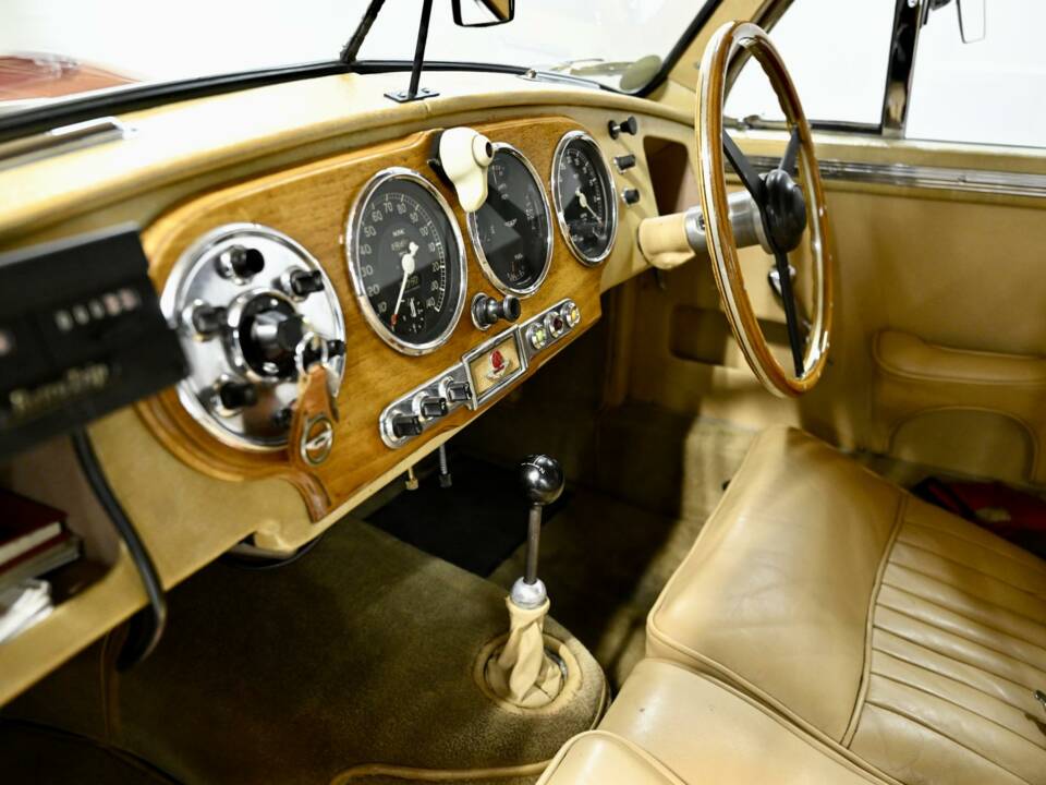 Image 29/50 de Aston Martin DB 2 Vantage (1953)