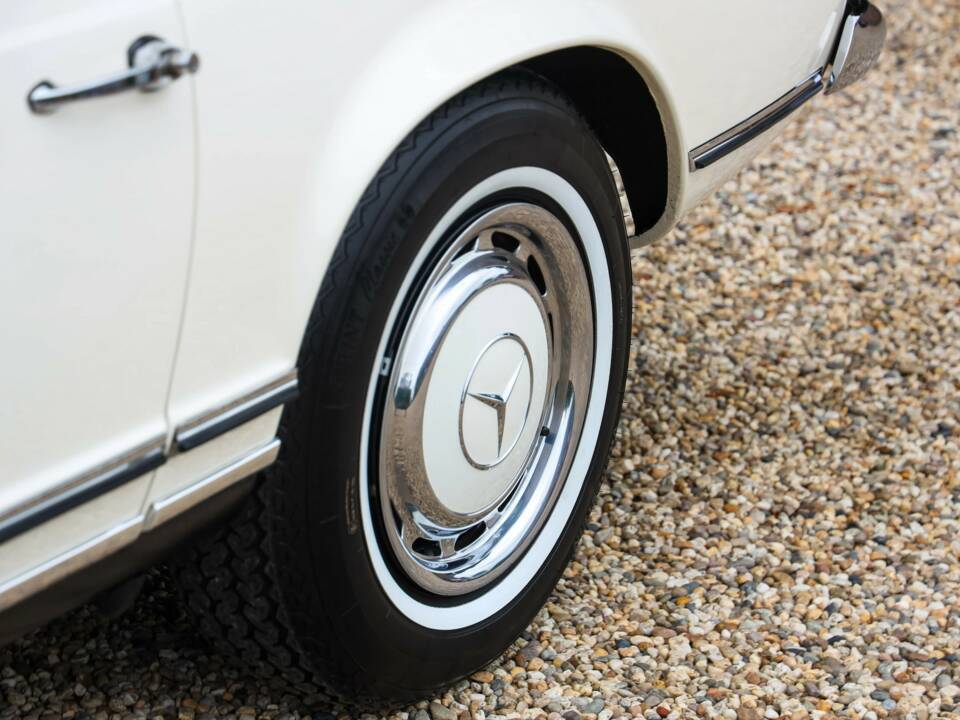 Image 45/50 de Mercedes-Benz 280 SL (1971)