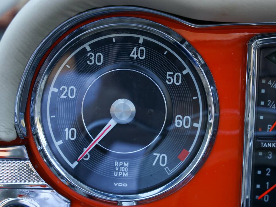Image 33/50 of Mercedes-Benz 230 SL (1964)