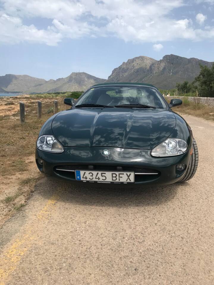 Image 22/22 of Jaguar XK8 4.0 (1996)