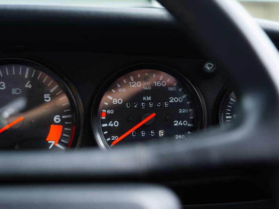 Image 45/68 of Porsche 911 Speedster 3.2 (1989)