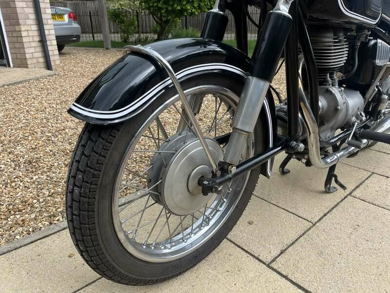 Immagine 13/20 di BMW R 27 (1964)