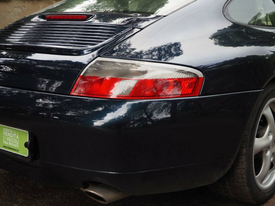 Image 28/43 of Porsche 911 Carrera (1999)