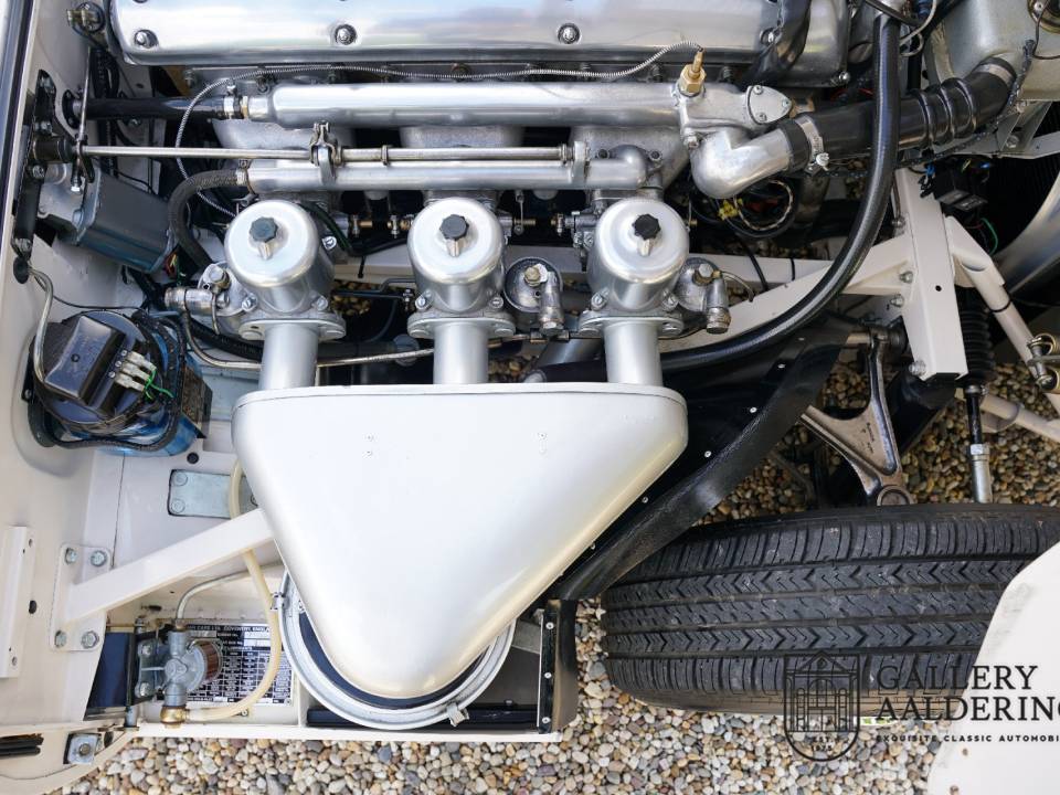 Image 21/50 of Jaguar E-Type 3.8 (1964)