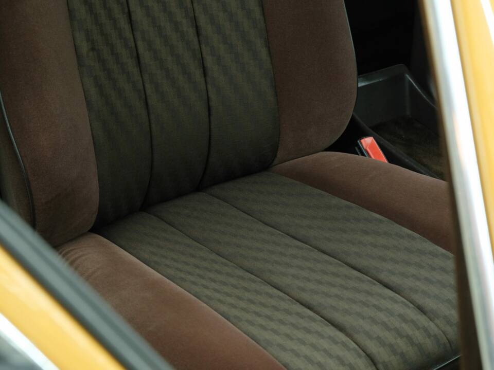 Bild 43/50 von Mercedes-Benz 280 SE (1981)