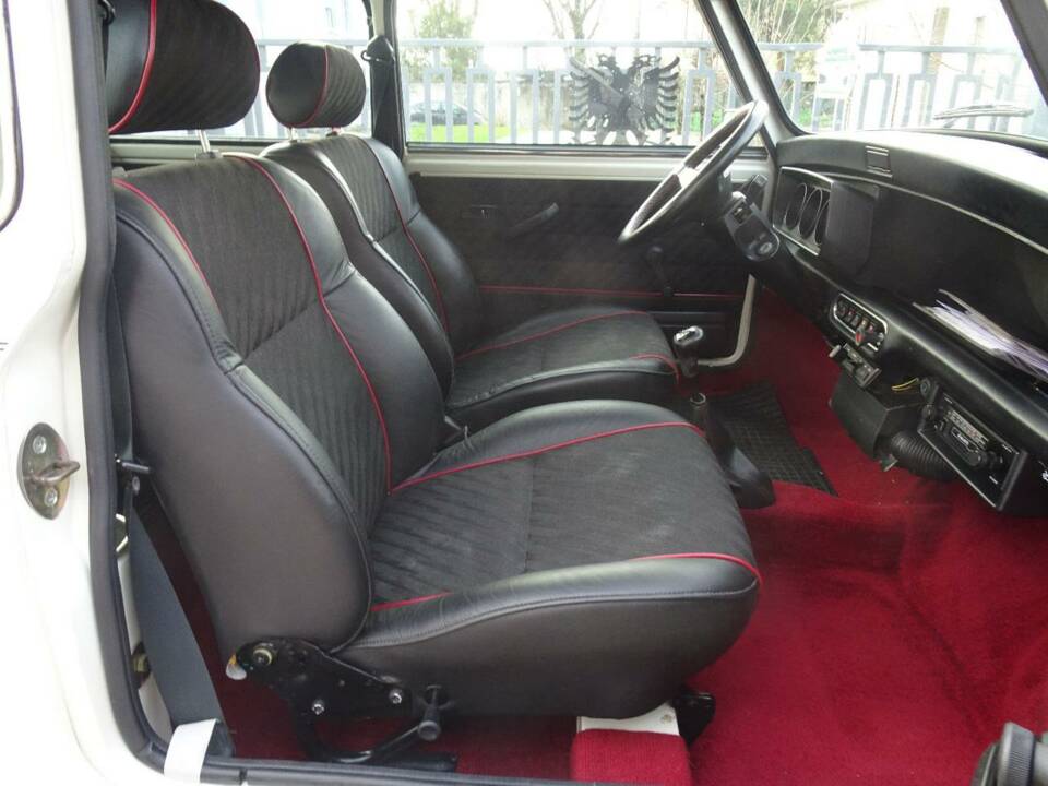 Immagine 6/43 di Mini Cooper 1,3i (1995)