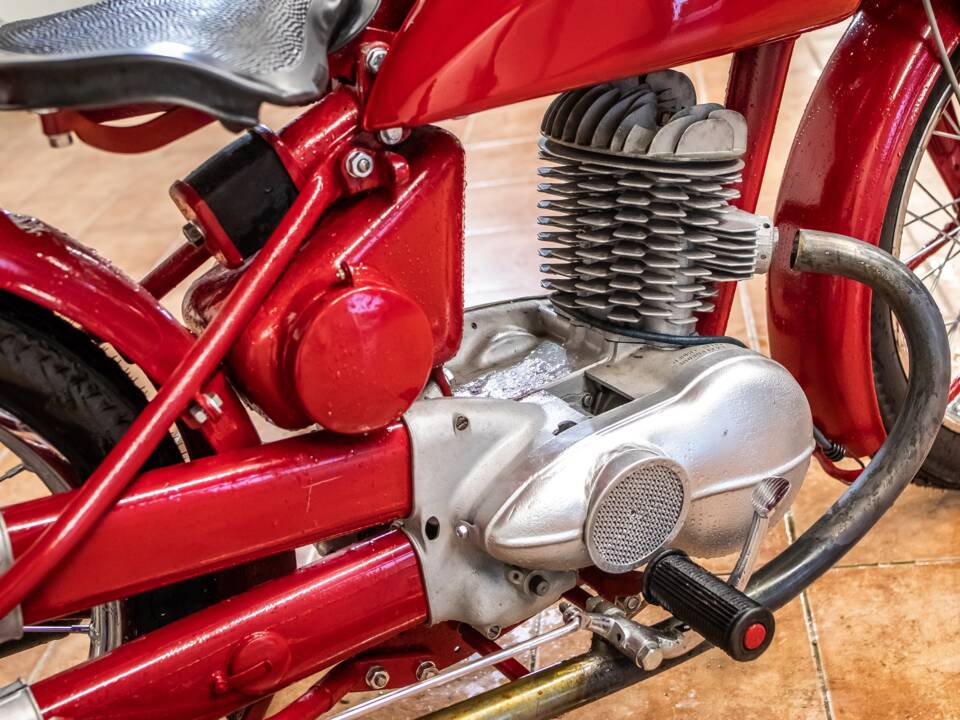 Image 10/14 de Triumph (TWN) BD 250 (1900)