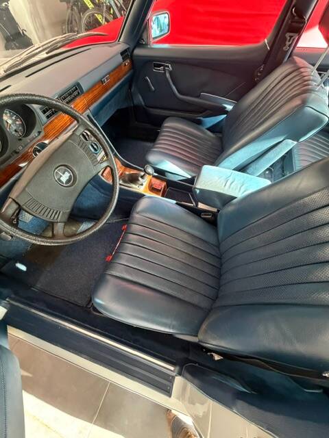 Image 2/11 of Mercedes-Benz 280 SE (1979)