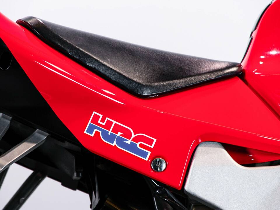 Bild 11/42 von Honda DUMMY (2000)