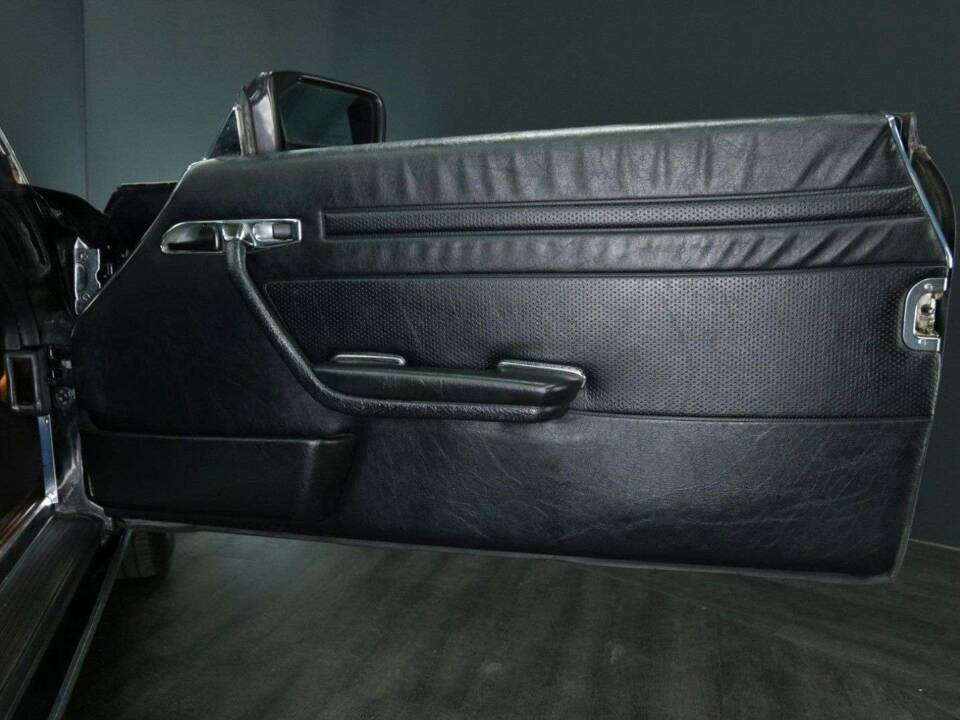 Image 19/30 of Mercedes-Benz 560 SL (1987)