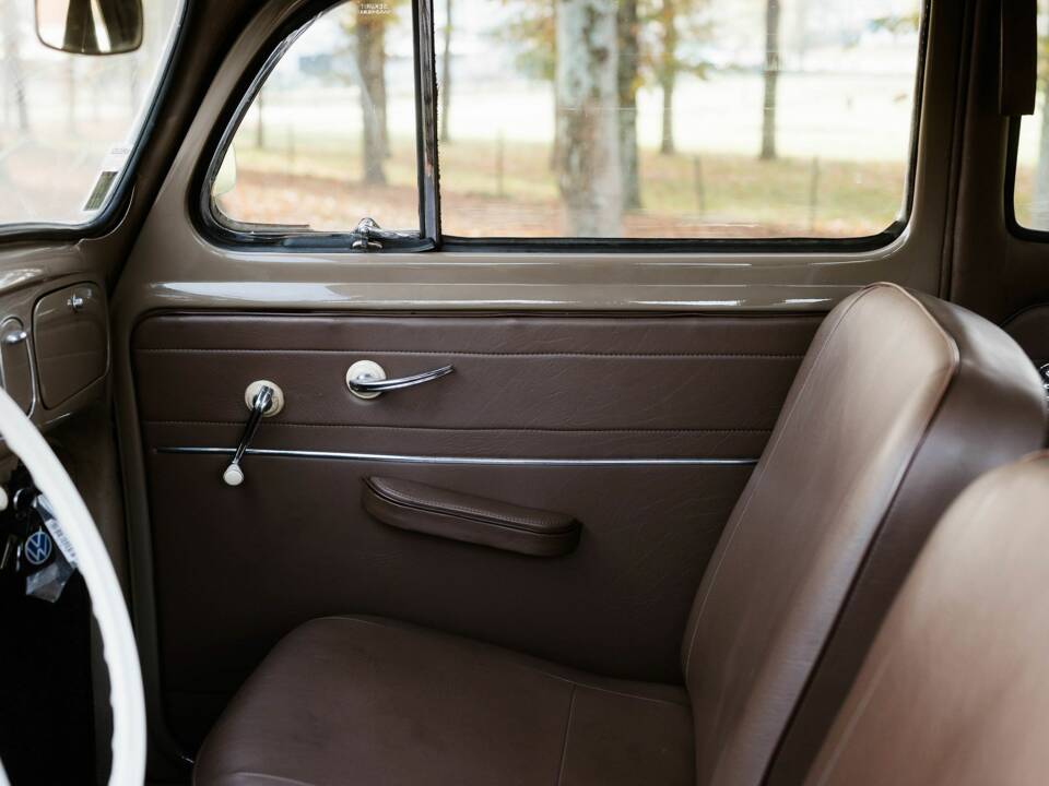 Immagine 11/56 di Volkswagen Maggiolino 1100 Standard "Ovali" (1954)