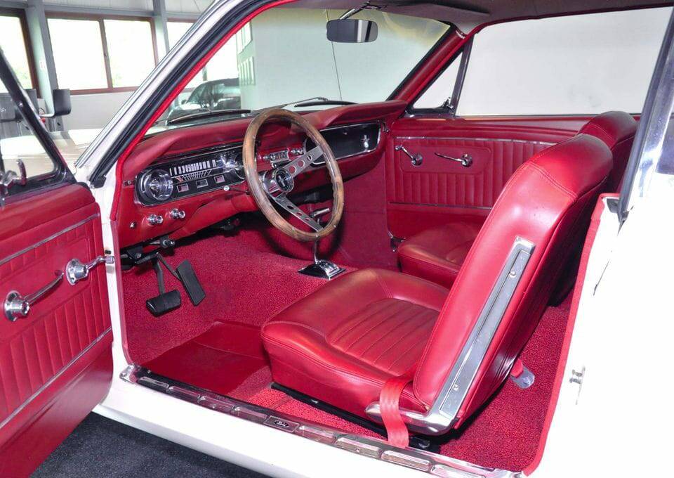 Image 3/6 of Ford Mustang 200 (1965)