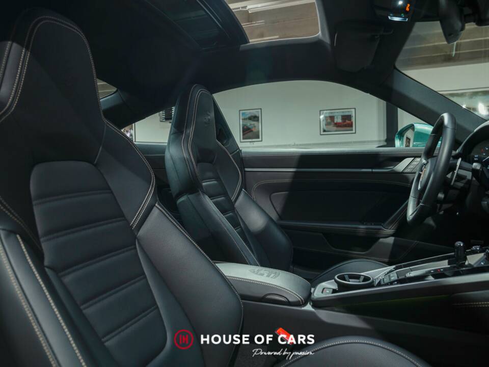Image 17/24 of Porsche 911 Carrera 4S (2023)