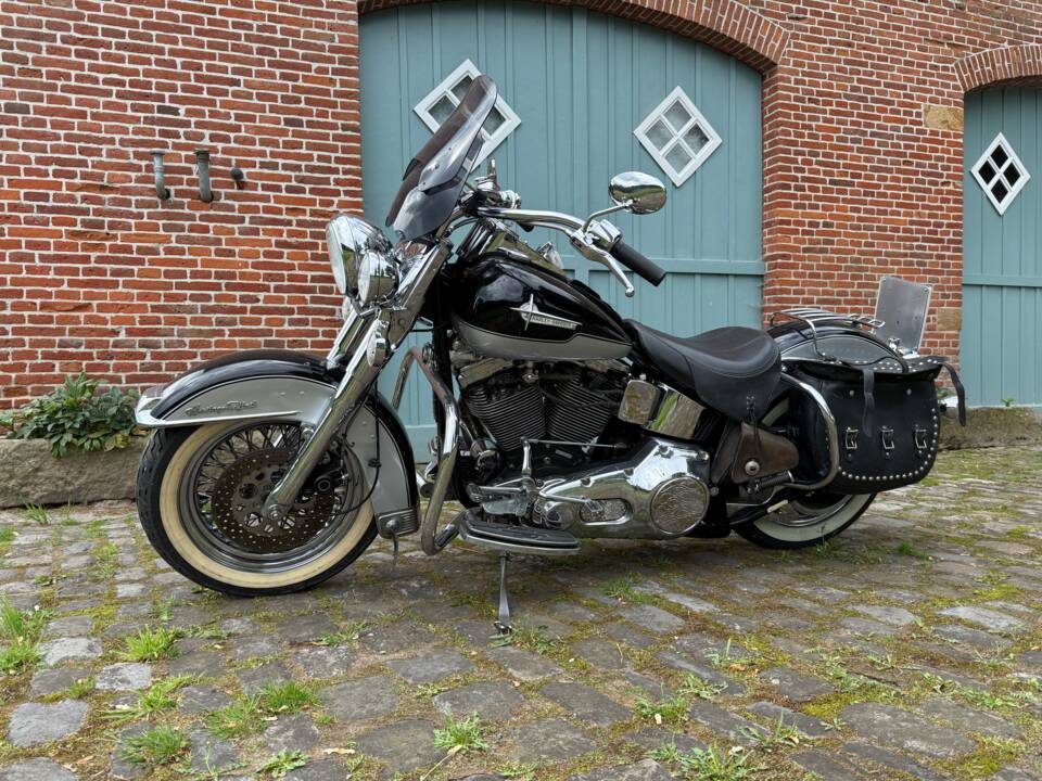 Immagine 2/16 di Harley-Davidson DUMMY (2002)