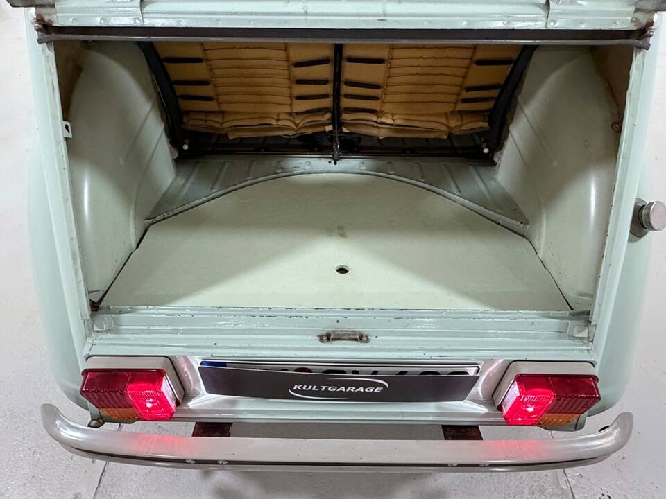 Image 19/38 of Citroën 2 CV 6 (1982)